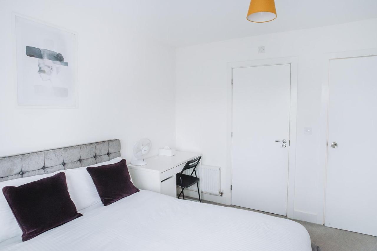 Deluxe 2 Bed Flat In Patchway Near Aztec West And Cribbs Causeway Bristol Apartment Bagian luar foto